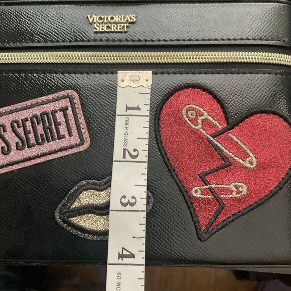 Victoria’s Secret Hard Cover Travel Zipper Case Black Lips Pins  Heart - Picture 6 of 8